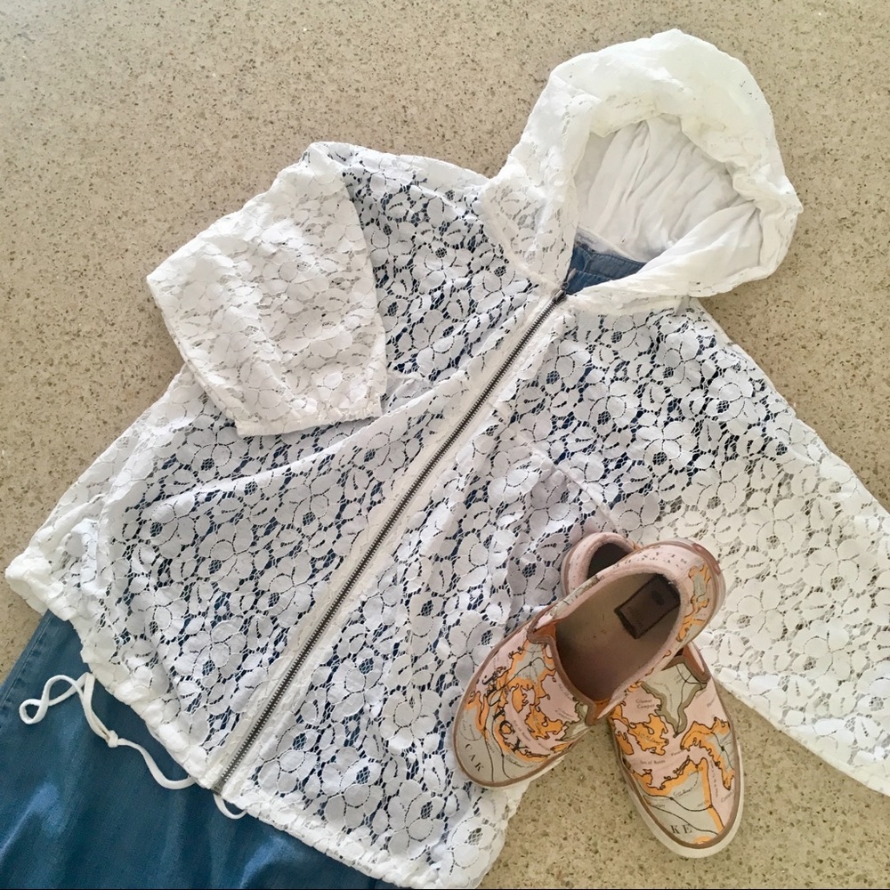 White lace short-sleeved hoodie!